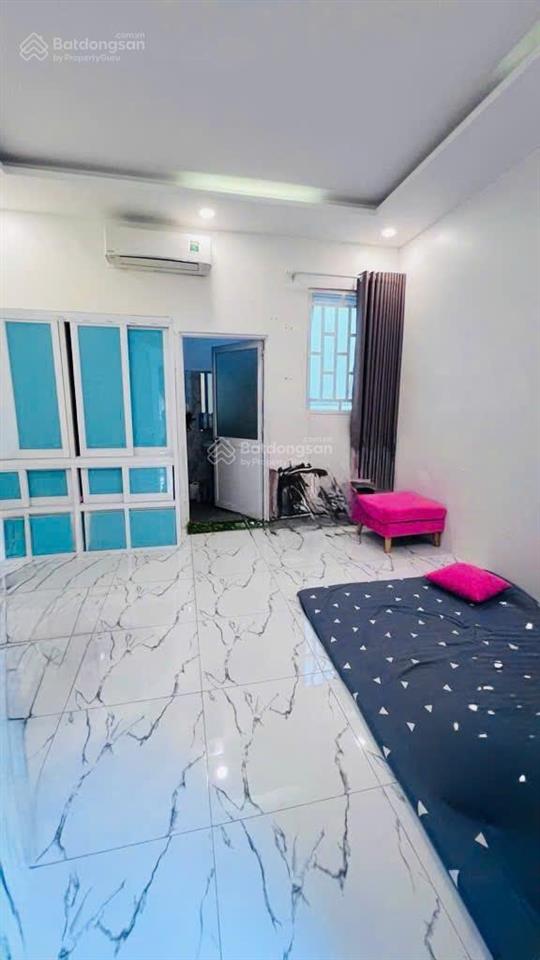 Nhà bán khu vip p4, tân bình  hoàng văn thụ  gần sân bay tsn  73m²  3 tầng  ngang 4.5m.