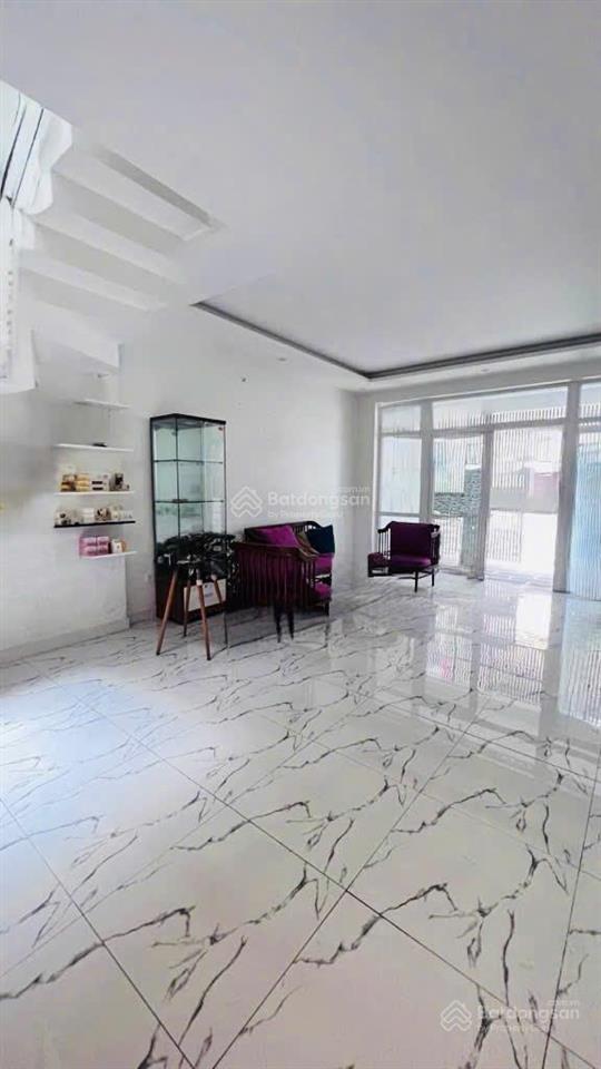 Nhà bán khu vip p4, tân bình  hoàng văn thụ  gần sân bay tsn  73m²  3 tầng  ngang 4.5m.