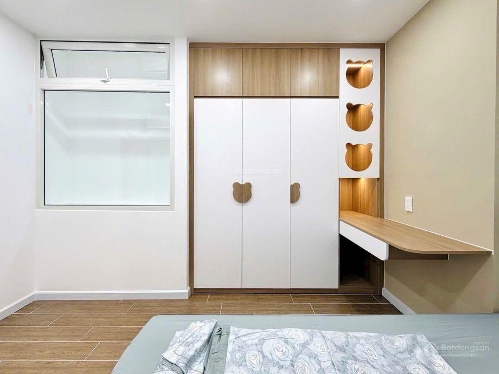 Nhà mới đẹp 5 tầng sau mặt tiền hoàng văn thụ phú nhuận  6 phòng  nở hậu