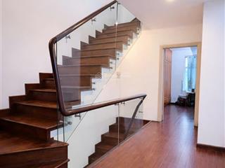 Nhà góc 2 mặt tiền hxh cách mạng tháng 8, quận 3  nhà đẹp vị thế đẹp  5 tầng  93m2  ngang 5.3m.