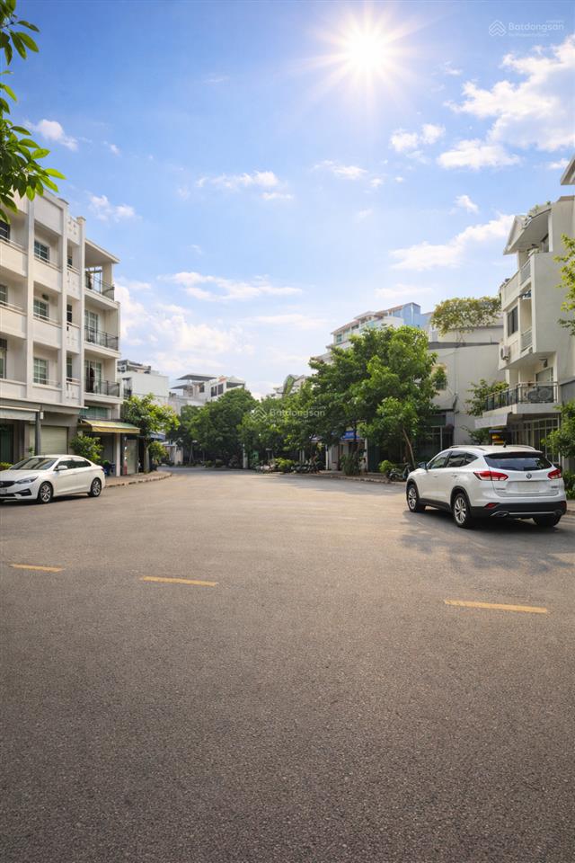 Bán nhà mặt tiền khu bàu cát, phường 11 tân bình  nhà 4 tầng, diện tích 85m²