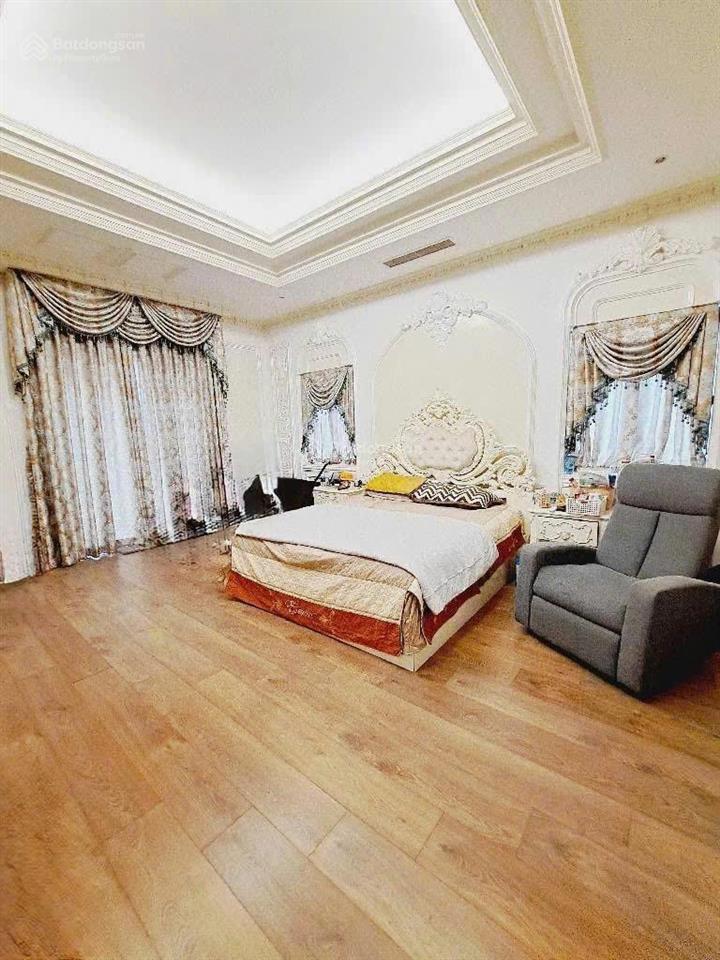 Biệt thự cao cấp 5 tầng khu 7 hiền, lý thường kiệt, tân bình 325m²