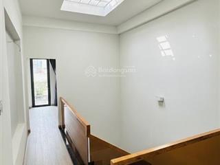 Nhà đẹp ngay trung tâm p13 tân bình gần cộng hòa 91m2  3 tầng  gara ôtô