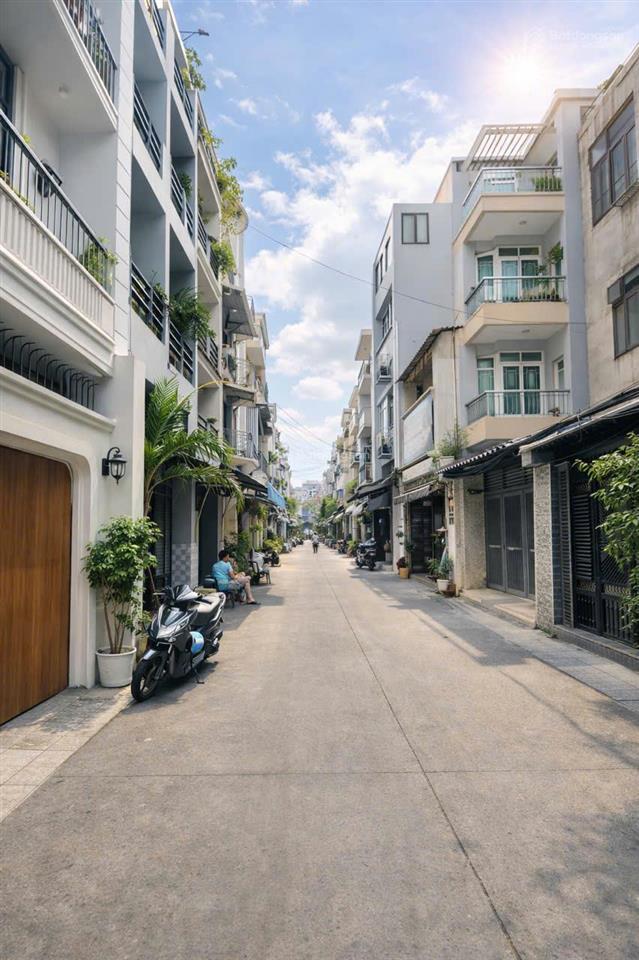 Bán nhà đẹp  ông ích khiêm quận 11  dt 44m2  5 tầng  5 phòng ngủ