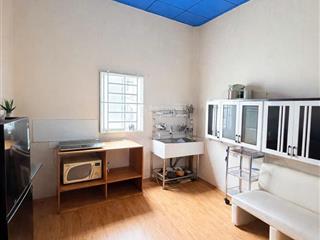 Bán nhà quận 10 lý thái tổ, 3 tầng hẻm 8m, nở hậu 6.2m, giá tốt