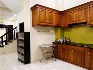 Trung tâm q5  2 mặt hẻm thông thoáng  nhà gọn đẹp dễ ở