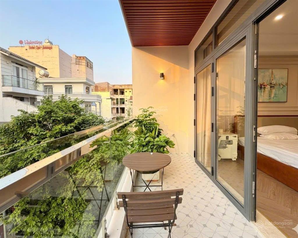 Biệt thự nguyễn chí thanh sát quận 10 160m2 4 tầng ngang 8m có thang máy