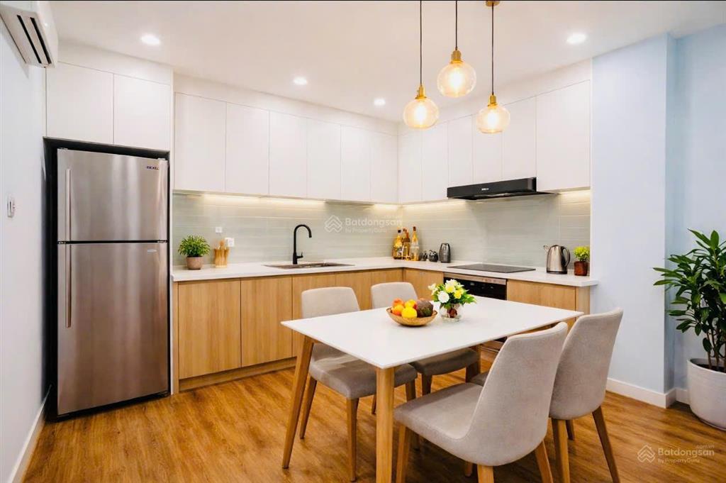 Bán nhà mặt tiền khu vip bàu cát tân bình 72m2 5 tầng đường 8m có vỉa hè