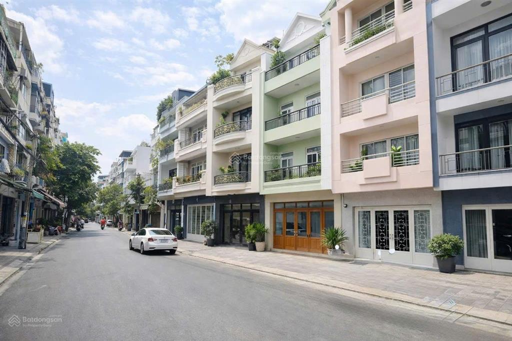 Bán nhà mặt tiền khu vip bàu cát tân bình 72m2 5 tầng đường 8m có vỉa hè