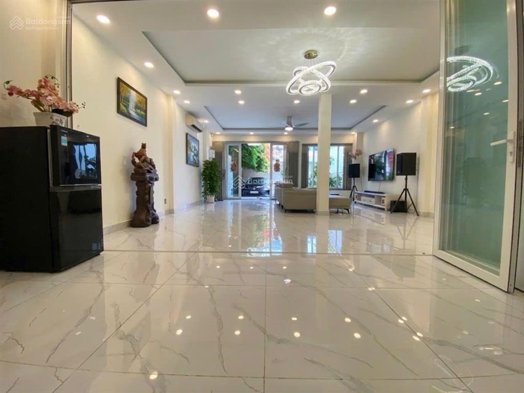 Biệt thự vip mặt tiền khu bàu cát 192m2 ngang 6.8m chủ ngộp giá cực tốt.