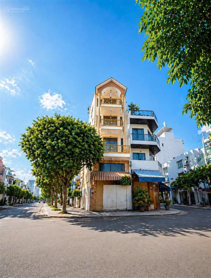 Biệt thự đẹp vip tân bình khu bàu cát  ni sư huỳnh liên  220m2 ngang 11m nở hậu có hầm đường 12m