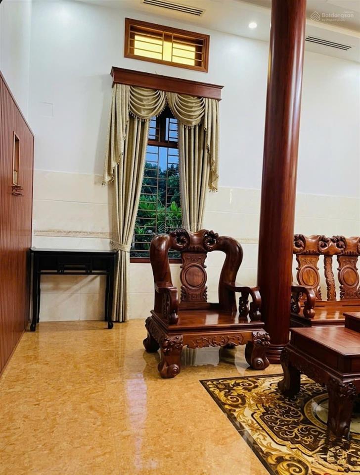 Biệt thự đẹp vip tân bình khu bàu cát  ni sư huỳnh liên  220m2 ngang 11m nở hậu có hầm đường 12m