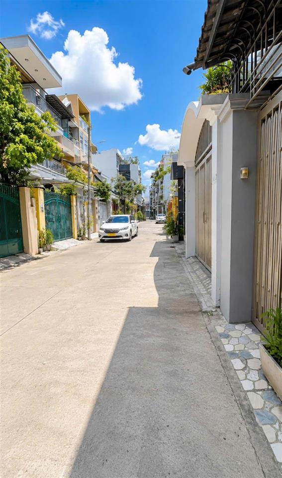 Bán nhà quận 3 cách mạng tháng tám 93m2 6 tầng ngang 5.3m góc 2 mặt tiền