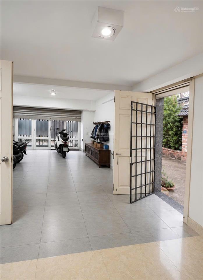 Bán nhà quận 3 cách mạng tháng tám 93m2 6 tầng ngang 5.3m góc 2 mặt tiền