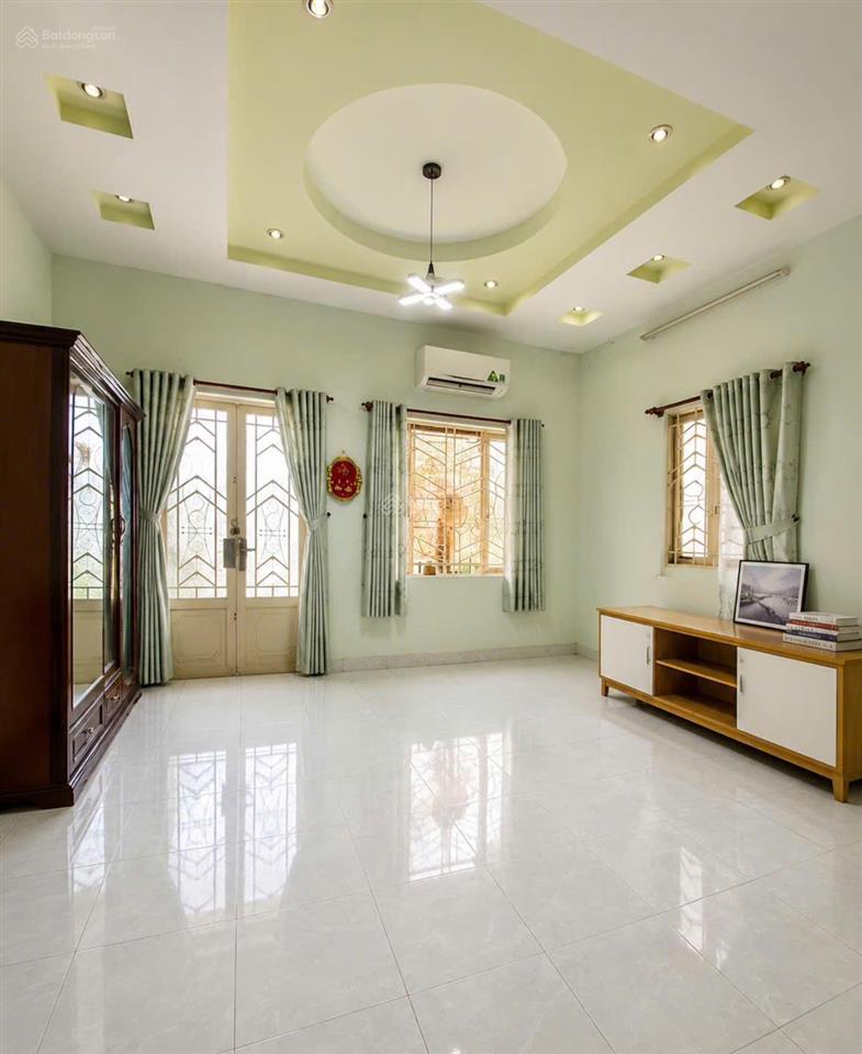 Nhà bán hxh âu cơ tân bình  dt 69m2  5 tầng  ngang rộng ngay vòng xoay lên đại hành