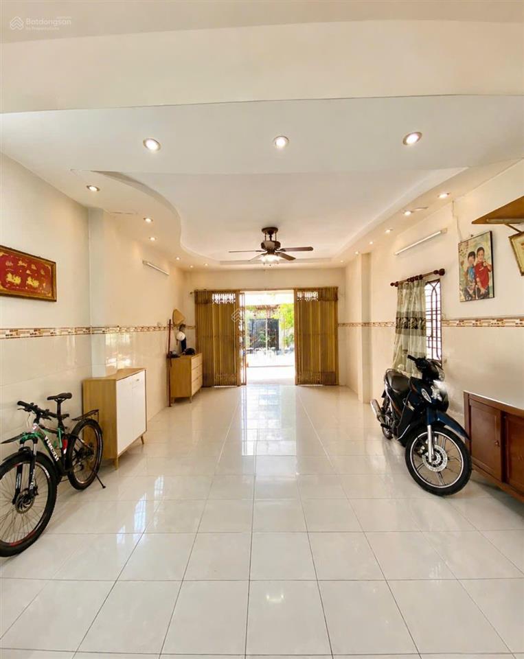 Nhà bán hxh âu cơ tân bình  dt 69m2  5 tầng  ngang rộng ngay vòng xoay lên đại hành