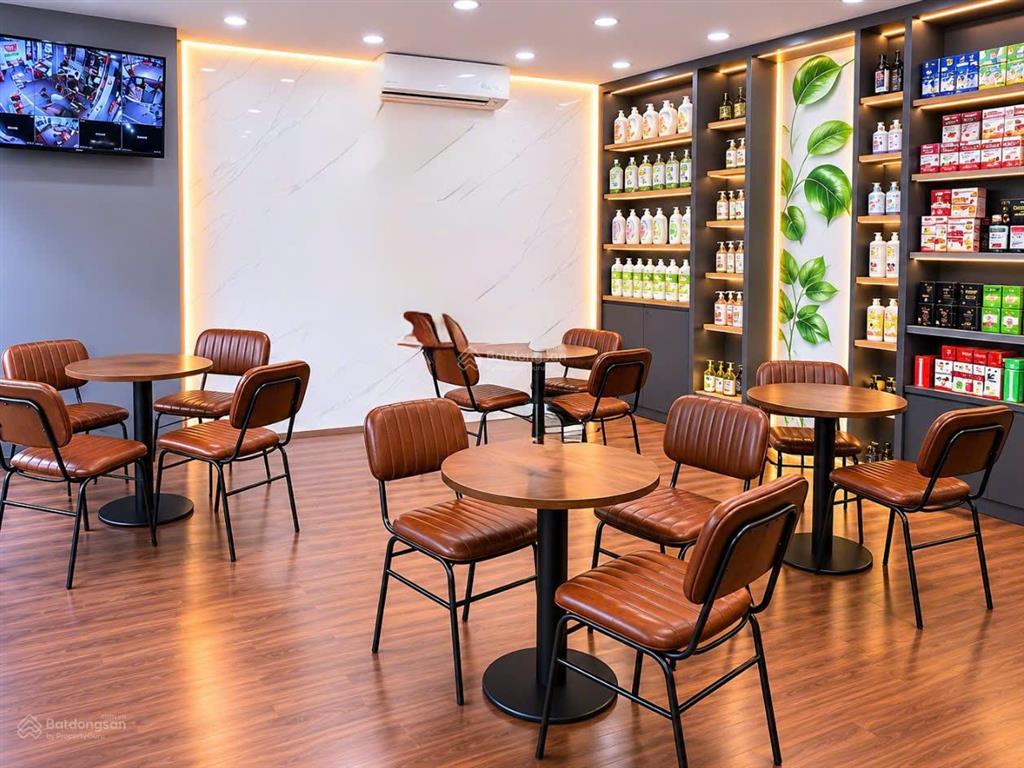 Shophouse sky center phổ quang  2 tầng nội thất cao cấp vị trí vàng kinh doanh