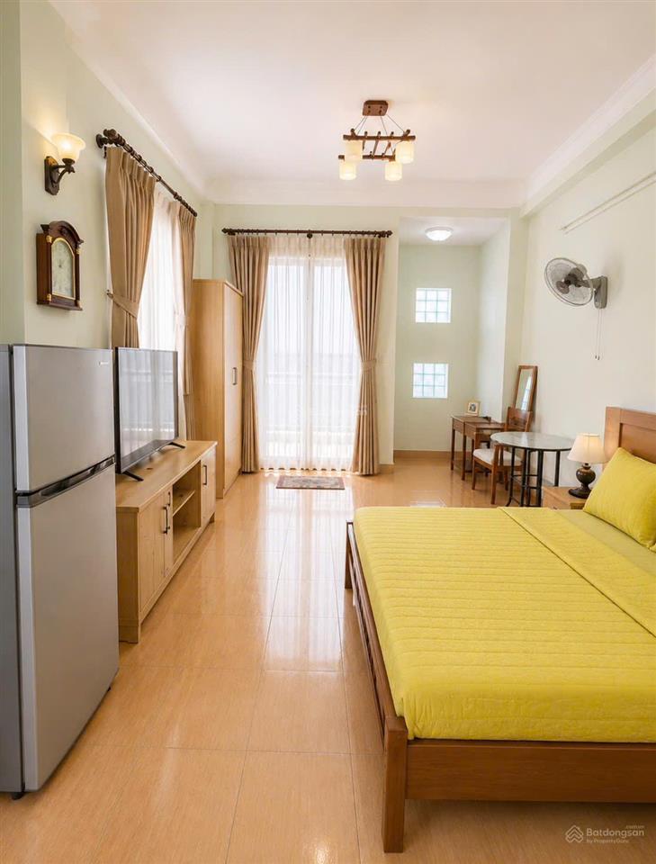 Bán nhà căn góc 2 mặt tiền đẹp  4 tầng  65m  sát cách mạng tháng 8