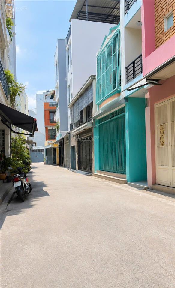 Bán nhà căn góc 2 mặt tiền đẹp  4 tầng  65m  sát cách mạng tháng 8