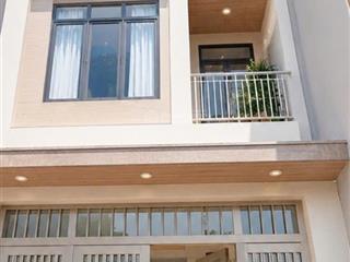 Nhà bán phú nhuận nguyễn đình chính dt gần 50m  4 tầng