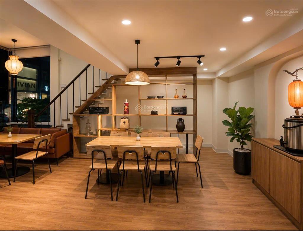Mặt tiền kinh doanh vip 3/2 hà đô  3 tầng  40m  ngang gần 6m nở hậu  dòng tiền 550tr/năm