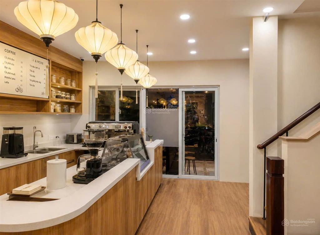 Mặt tiền kinh doanh vip 3/2 hà đô  3 tầng  40m  ngang gần 6m nở hậu  dòng tiền 550tr/năm