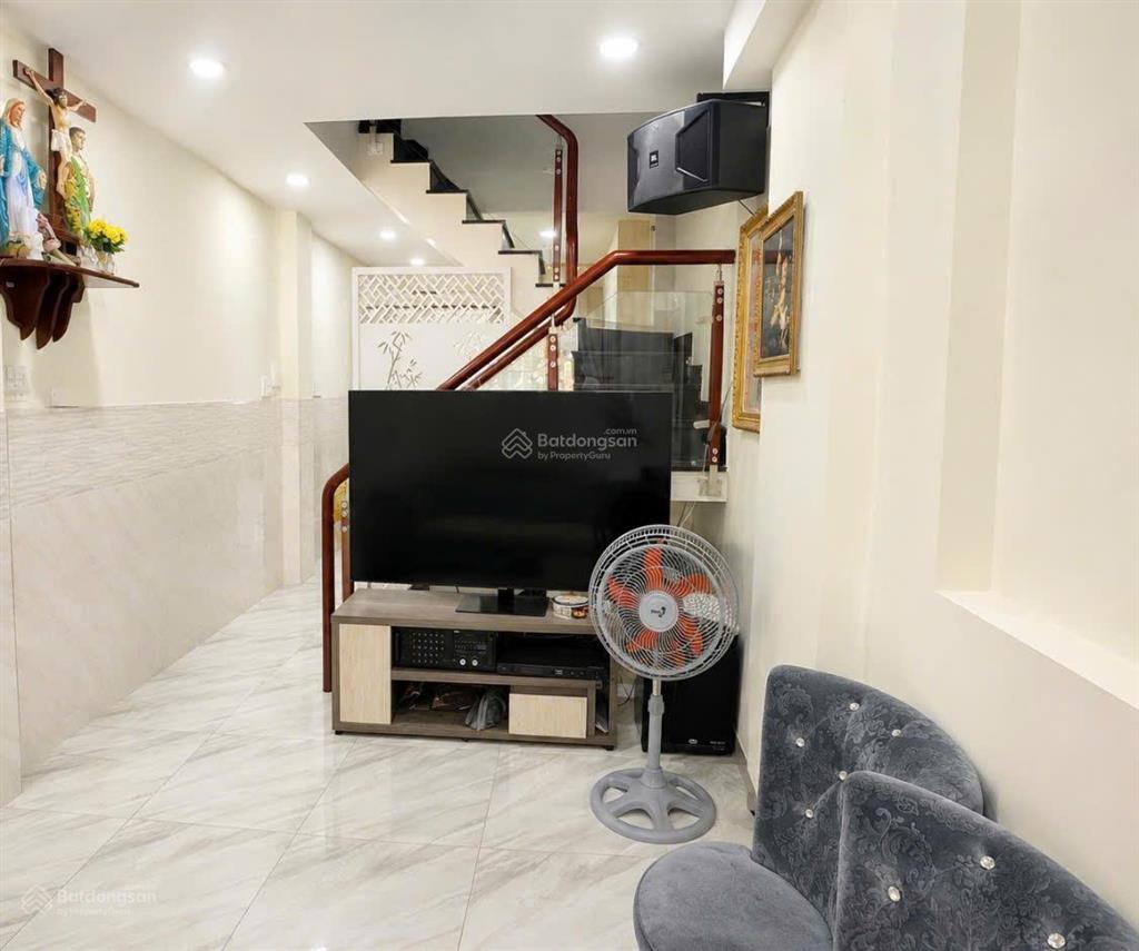 Sát trục ba tháng hai quận 10  xe hơi trước nhà  5 tầng kiên cố  5 phòng ngủ