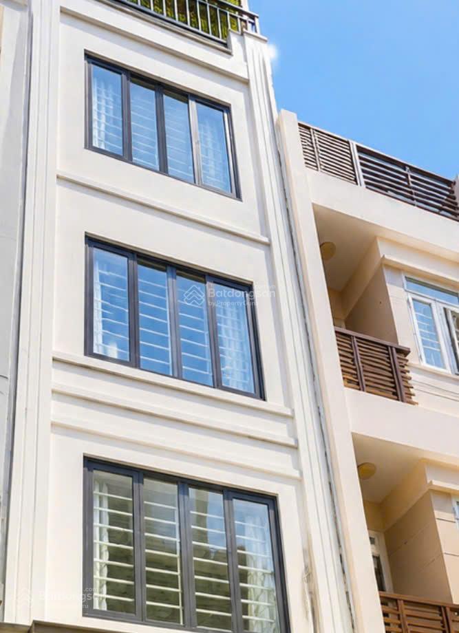 Sát trục ba tháng hai quận 10  xe hơi trước nhà  5 tầng kiên cố  5 phòng ngủ