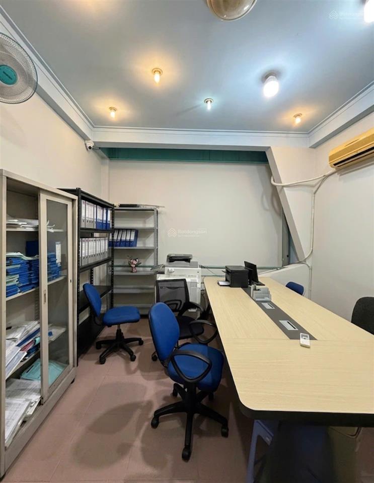 Nhà khu cộng hòa  ngang 4.2m x 20m  đường nhựa 8m  khu đồng bộ  vị trí đẹp