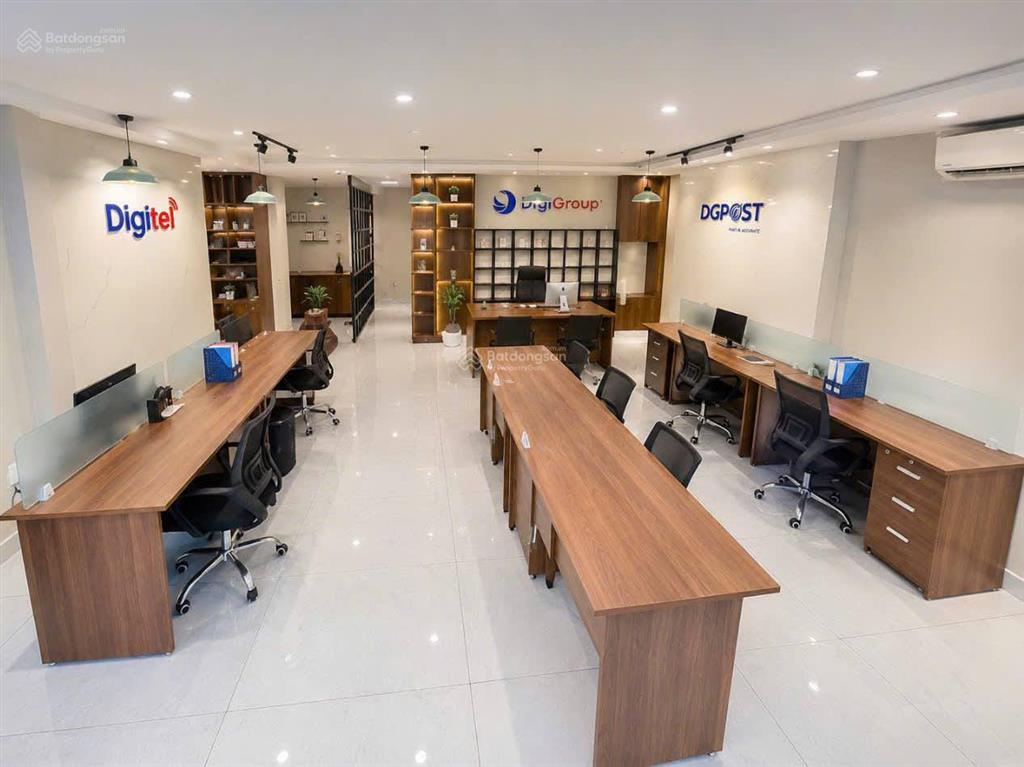Bán shophouse sky center phổ quang khu sân bay  dt 130m  ngang gần 6m