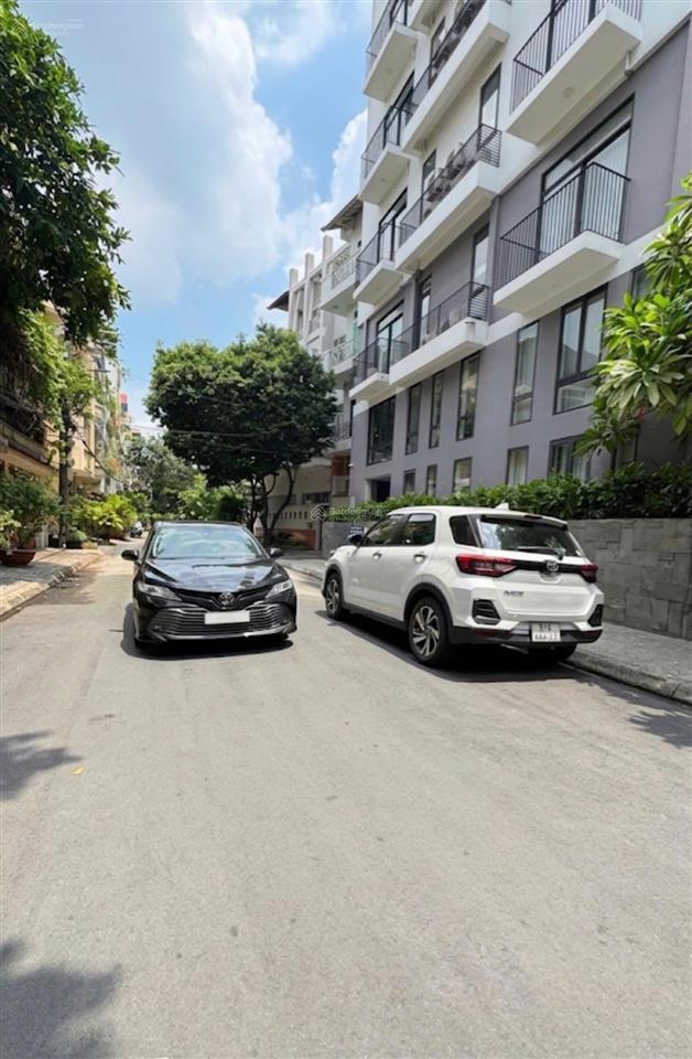 Tòa nhà ngay khu bảy hiền  dt 112m  ngang 8m  đường nhựa 8m  thang máy