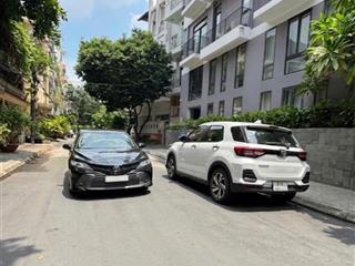 Tòa nhà ngay khu bảy hiền  dt 112m  ngang 8m  đường nhựa 8m  thang máy