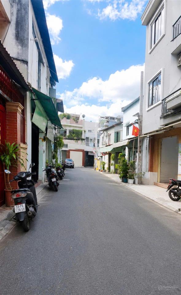 Sát trục hồng lạc  đồng đen  mặt tiền đường nhựa 12m  diện tích gần 70m