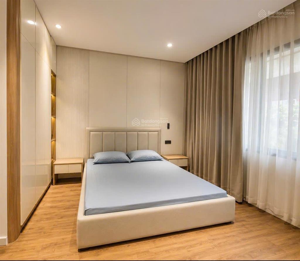 Nhà 4 tầng thang máy khu cộng hòa  ngang 5m x 16.8m  hxh tránh