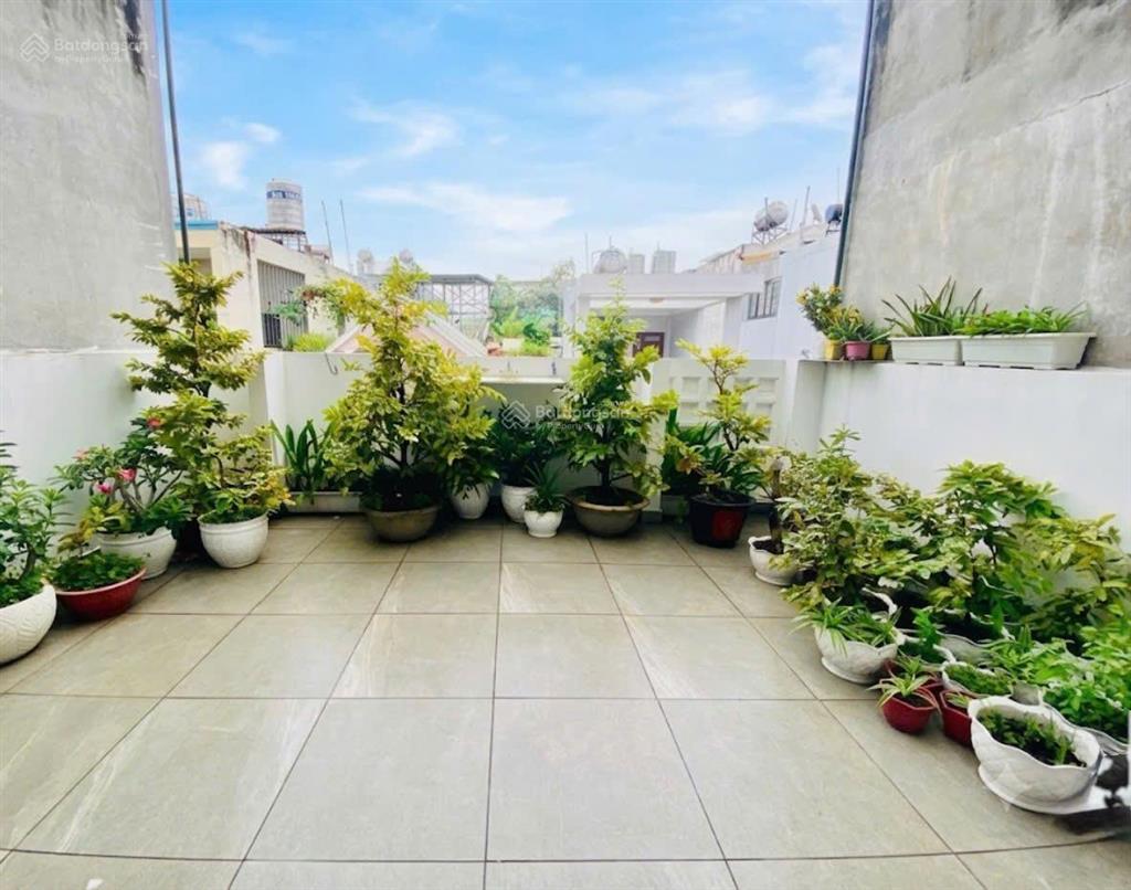 Nhà 4 tầng thang máy khu cộng hòa  ngang 5m x 16.8m  hxh tránh