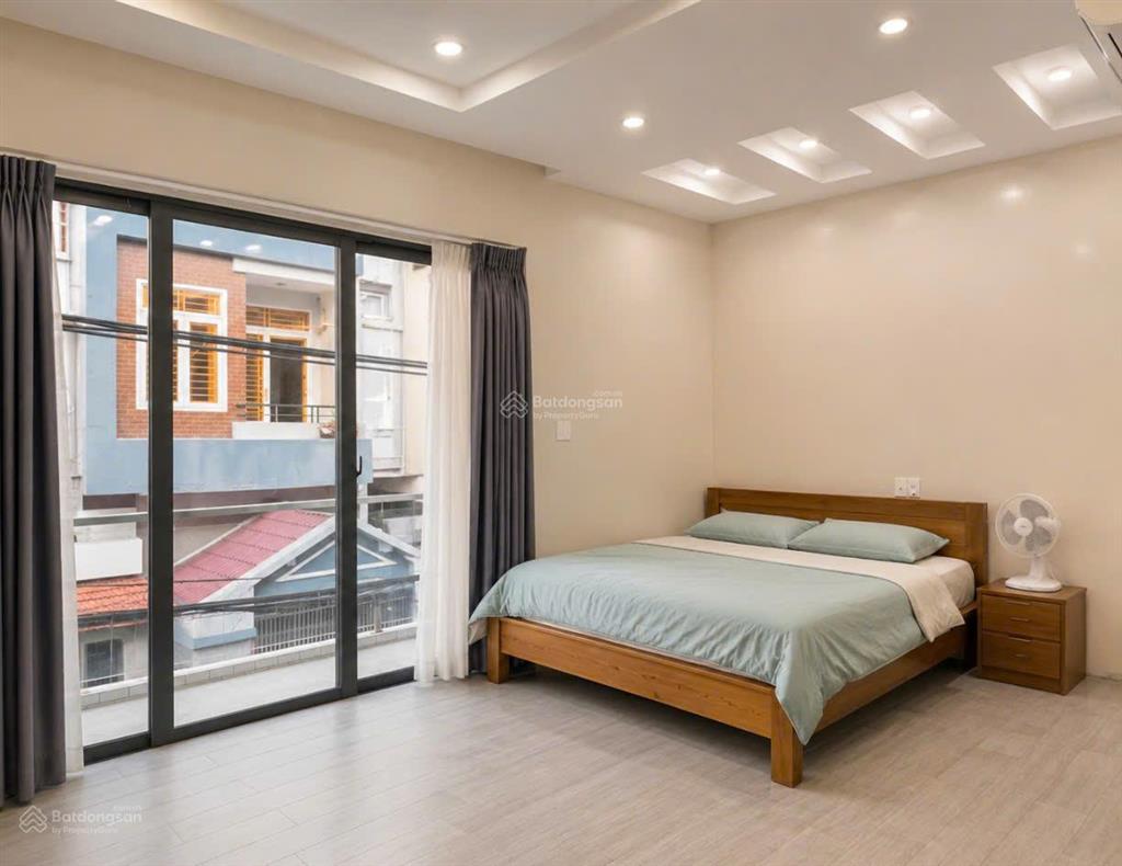 Sát vòng xoay lý thường kiệt tân bình  hxh  ngang 5.6m nở hậu  full nội thất  45m2