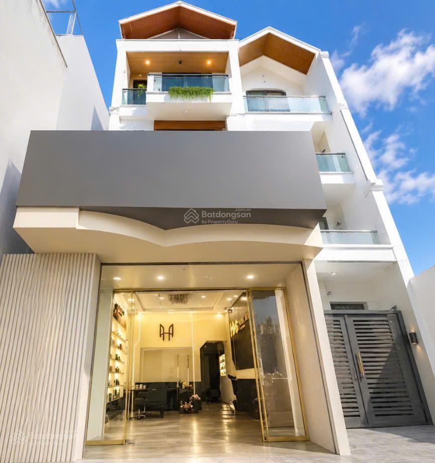Nhà mới đẹp ngay ngã 4 âu cơ, lạc long quân  hxh sát 3 căn mặt tiền  ngang 4.3m  4 tầng hiện đại