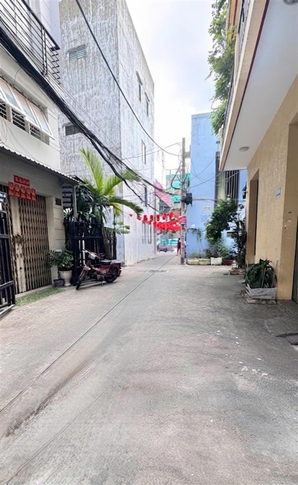 Nhà mới đẹp ngay ngã 4 âu cơ, lạc long quân  hxh sát 3 căn mặt tiền  ngang 4.3m  4 tầng hiện đại