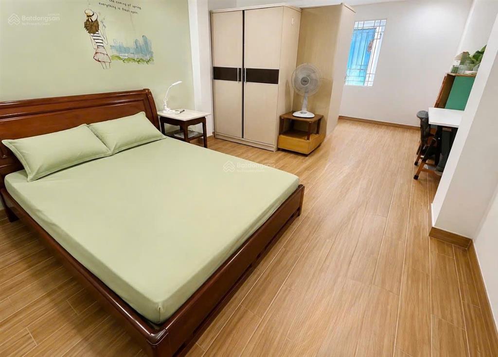 Ngay bệnh viện thống nhất tân bình  vị trí đắc địa  ngang gần 4m  5 tầng btct