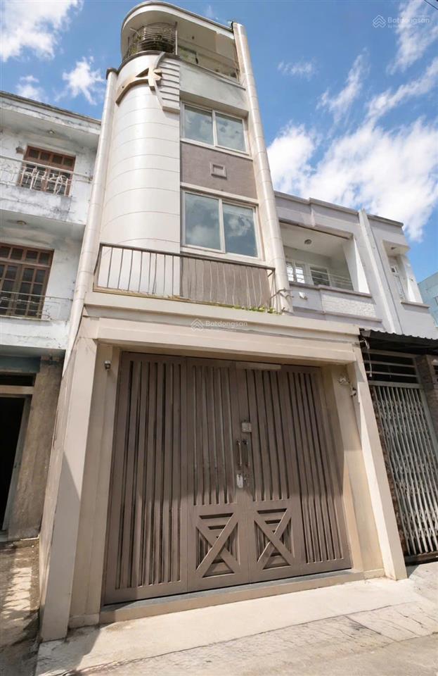 Ngay bệnh viện thống nhất tân bình  vị trí đắc địa  ngang gần 4m  5 tầng btct