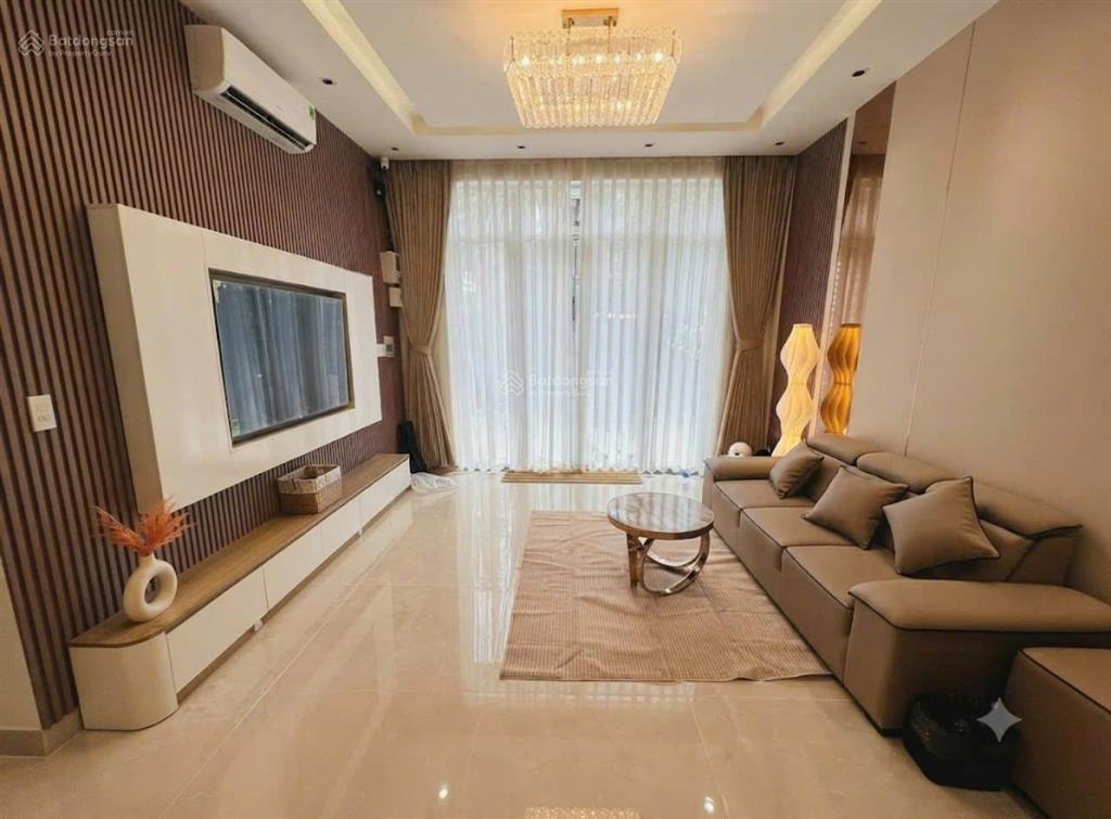 Nhà mới xây trần văn quang tân bình  3 tầng  4.2m x 14m