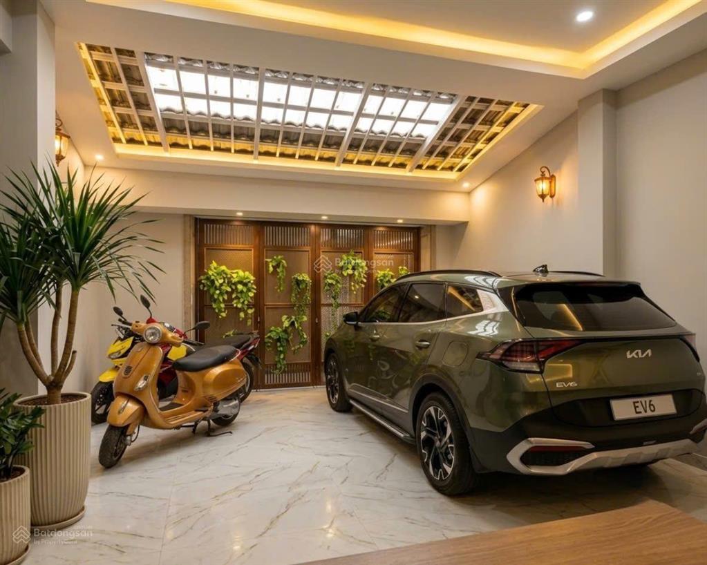 Sát chợ phạm văn hai tân bình  5 tầng gara ô tô  65m  13,8 tỷ