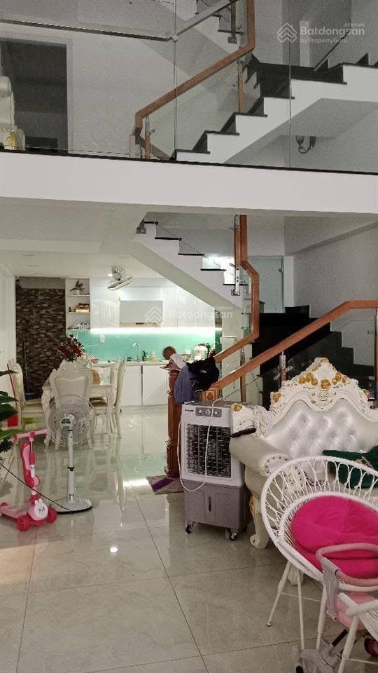Mặt tiền kinh doanh  hiền vương, khu vip trước nhà là công viên  2 tầng  ngang 6m nở hậu  137m2