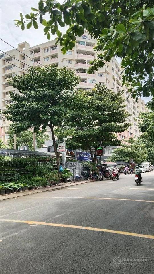 Mặt tiền kinh doanh  hiền vương, khu vip trước nhà là công viên  2 tầng  ngang 6m nở hậu  137m2