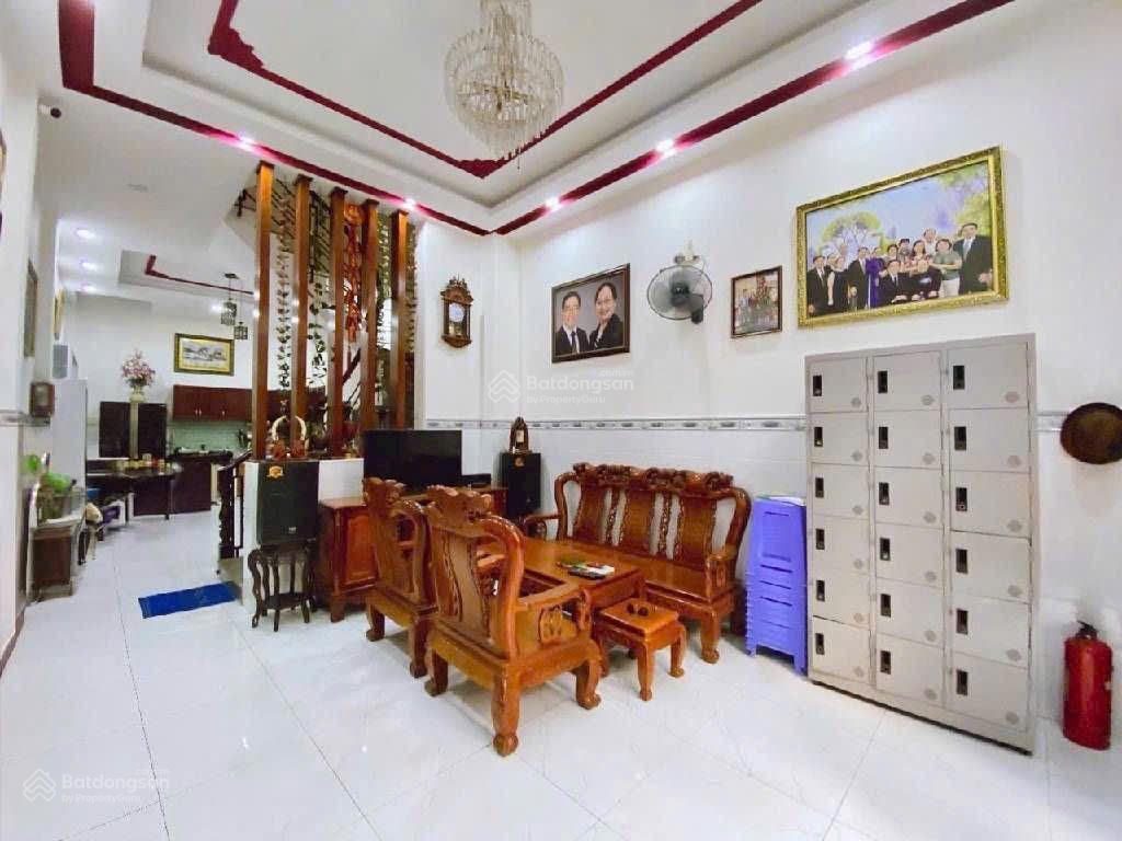Aeon tân phú  gần 70m2 4tầng  ô tô vào nhà  khu dân trí cao  full nội thất chỉ 8tỷ nhẹ hàng