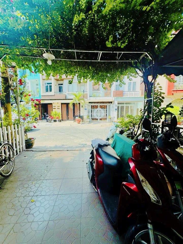 Chỉ hơn 10 tỷ khu biệt phủ sang chảnh nhất tân phú  giáp quận 11 gần đầm sen 80m2 nội thất gỗ đỏ b