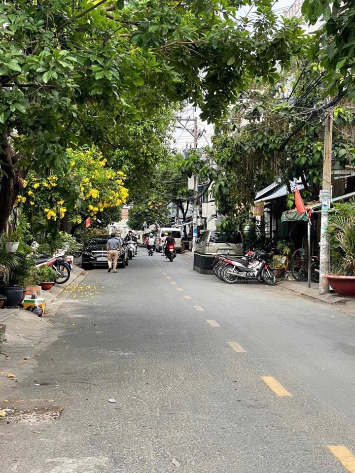 Bán nhà mặt tiền tây sơn gần nhà thờ tân hương có dòng tiền vị trí đẹp sát nhà thờ