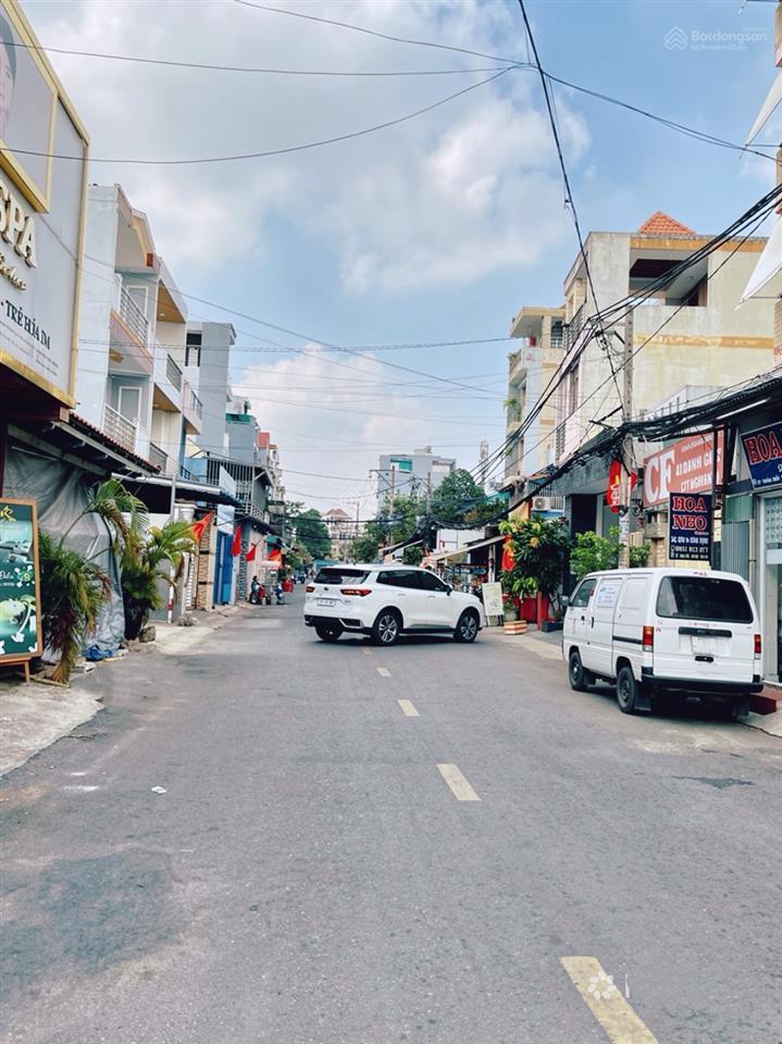 Chỉ hơn 10 tỷ bán mặt tiền aeon tân phú thang máy 9 phòng dòng tiền 45tr/tháng kế