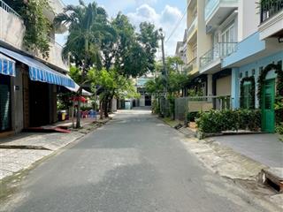 Bán nhà mặt phố độc lập view công viên, 4 tầng hiện đại, giá hơn 9 tỷ vị trí đẹp khu gò dầu tâ