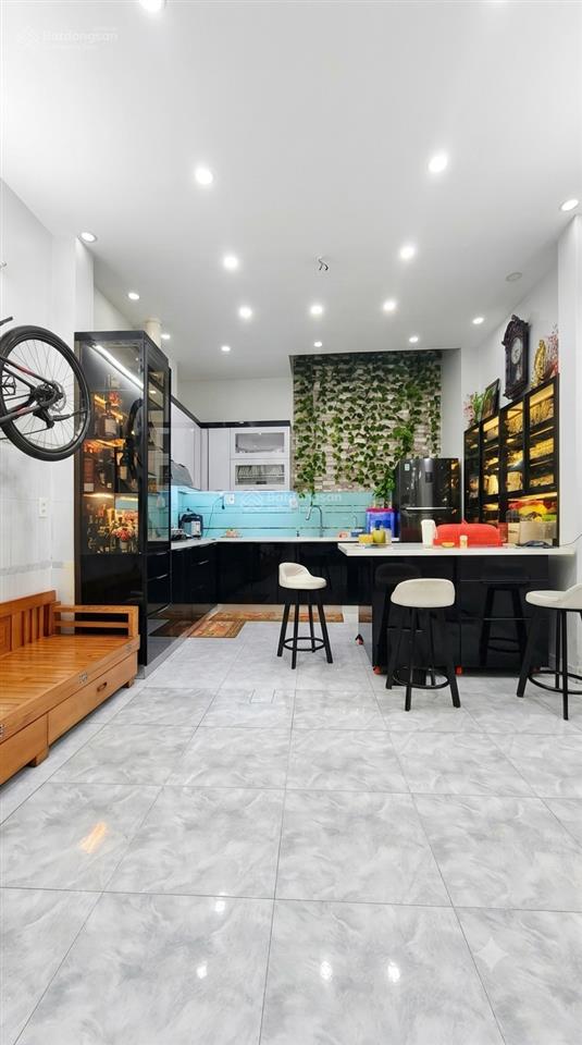 Bán nhà mặt phố độc lập view công viên, 4 tầng hiện đại, giá hơn 9 tỷ vị trí đẹp khu gò dầu tâ